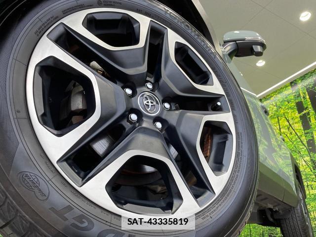 Toyota RAV4 2019-06 7962561-12