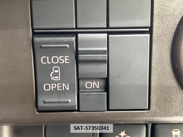 Toyota ROOMY 2022-05 7959754-5