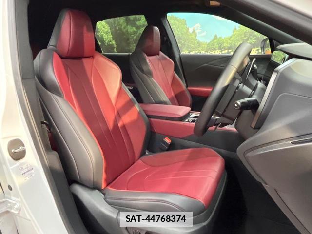 Lexus RX 2025-04 7961656-7