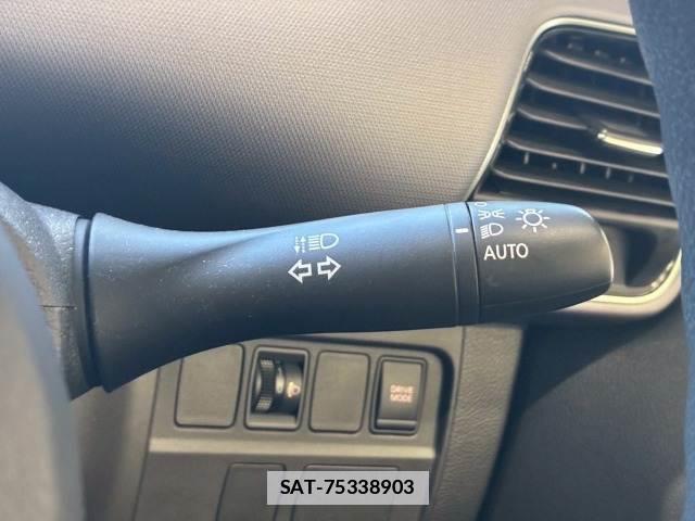 Nissan SERENA 2018-10 7963076-6