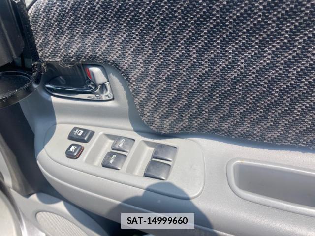 Toyota SIENTA 2009-11 7959826-10
