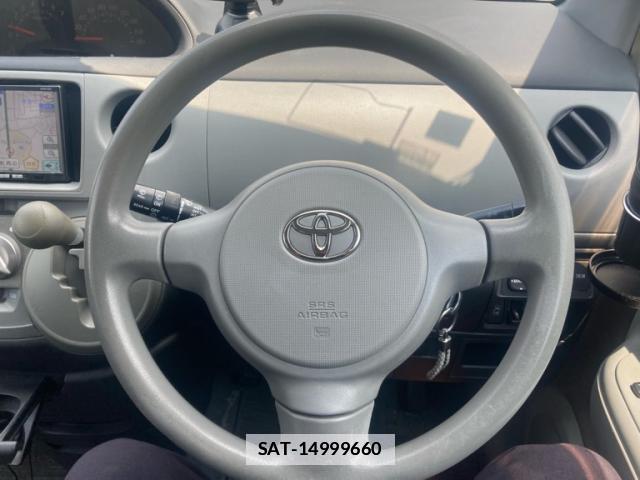 Toyota SIENTA 2009-11 7959826-11