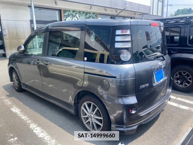 Toyota SIENTA 2009-11 7959826-13