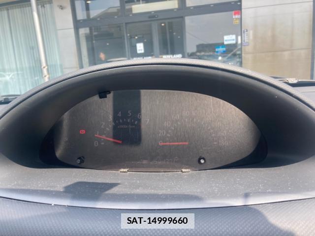 Toyota SIENTA 2009-11 7959826-14