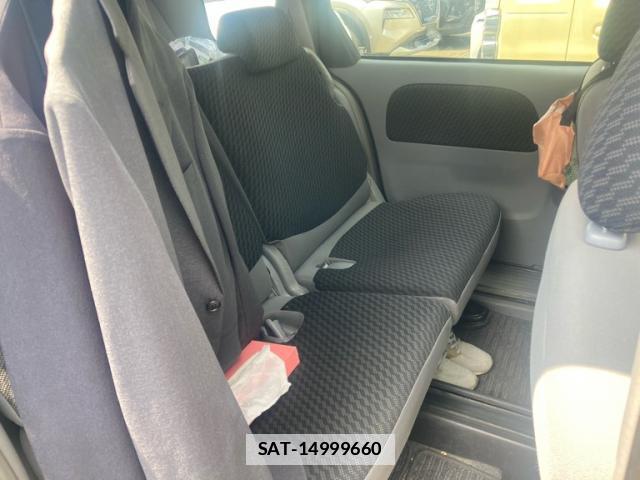 Toyota SIENTA 2009-11 7959826-8