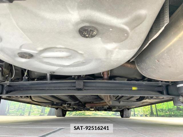 Toyota SIENTA 2017-09 7959918-19