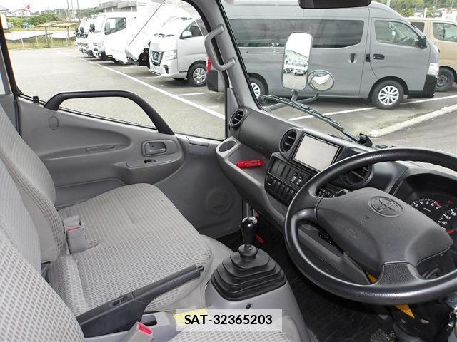 Toyota TOYOACE 2018-05 7959611-11