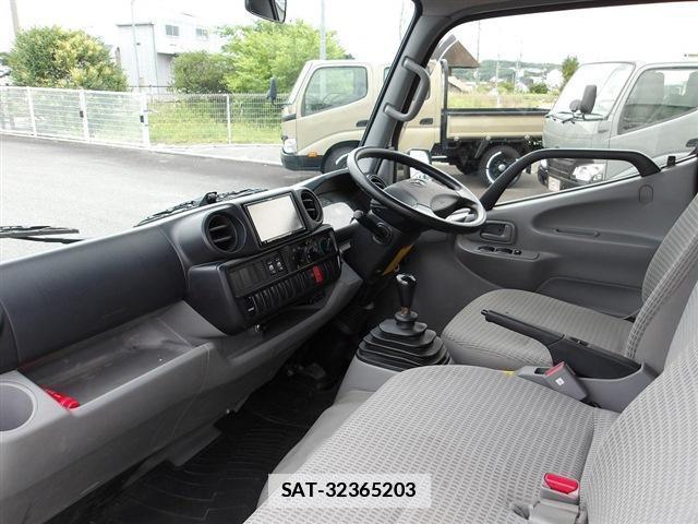 Toyota TOYOACE 2018-05 7959611-2