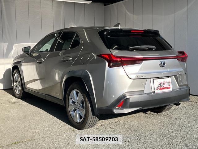 Lexus UX 2019-11 7959987-3