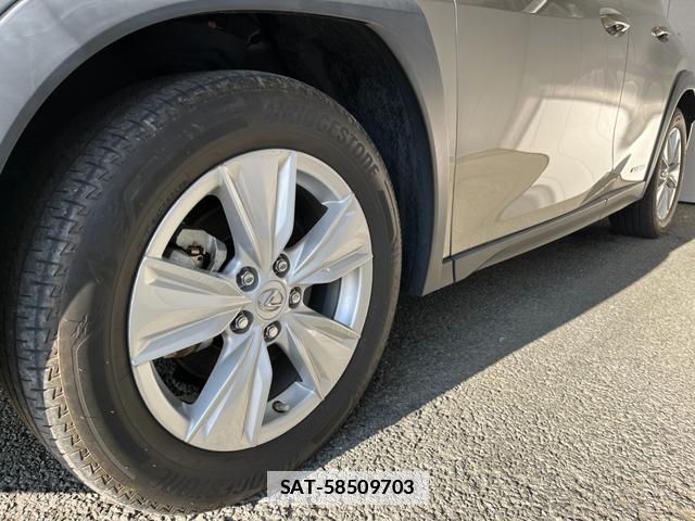 Lexus UX 2019-11 7959987-5