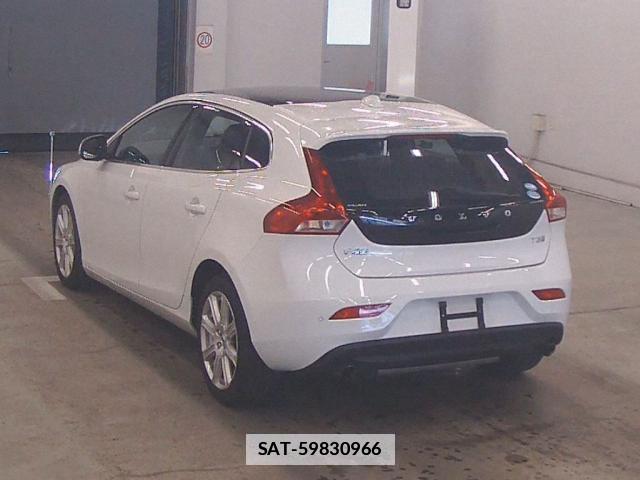 Volvo V40 2019-06 7961706-1