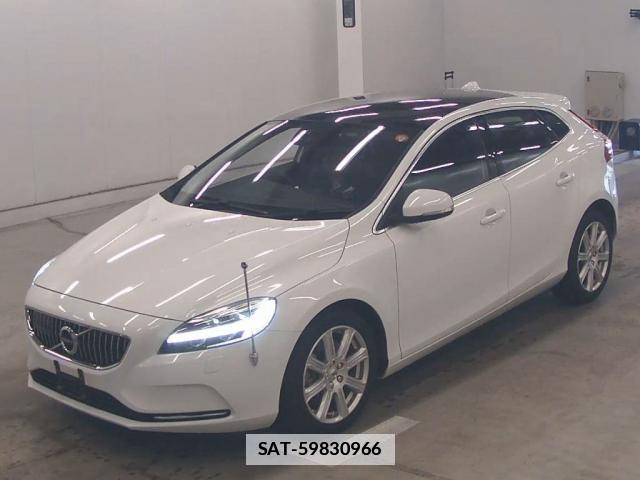 Volvo V40 2019-06 7961706-3