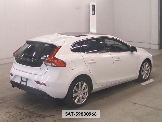 Volvo V40 2019-06 7961706-4