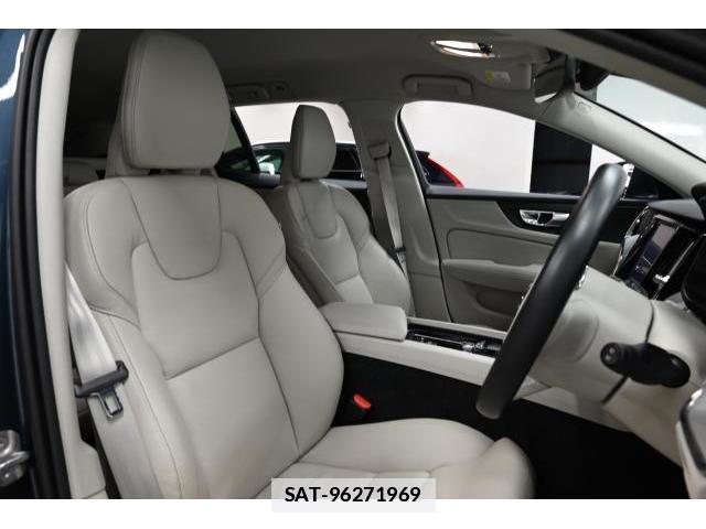 Volvo V60 2023-07 7961232-11
