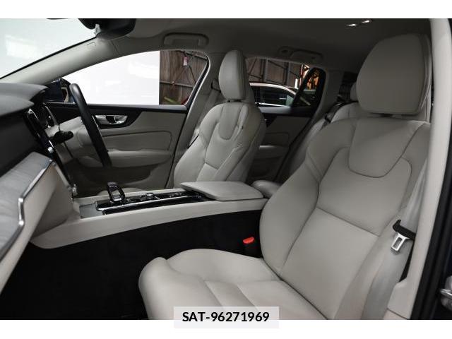 Volvo V60 2023-07 7961232-13