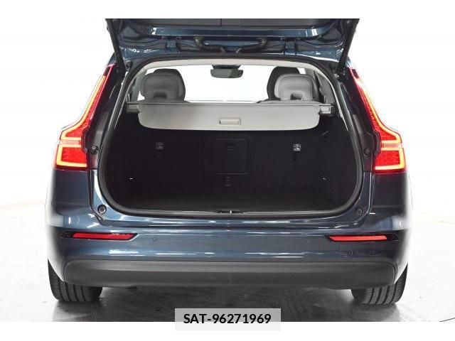 Volvo V60 2023-07 7961232-16