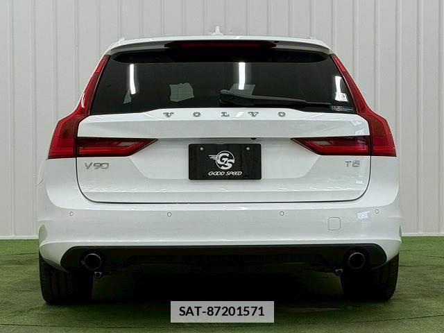 Volvo V90 2018-02 7960155-12