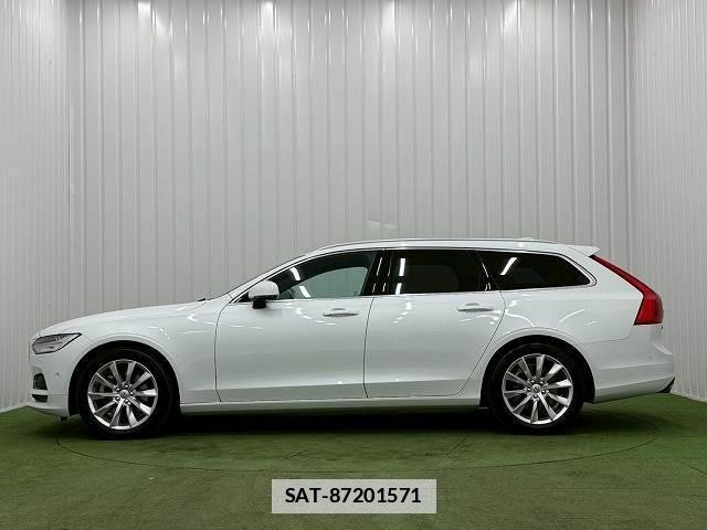Volvo V90 2018-02 7960155-13