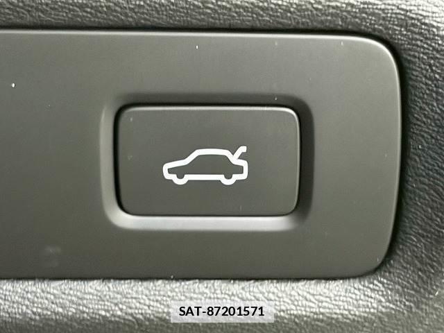 Volvo V90 2018-02 7960155-6
