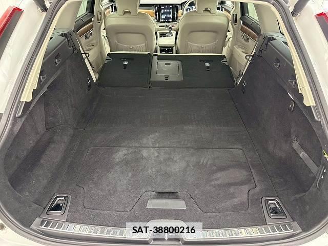 Volvo V90 2020-04 7960156-10