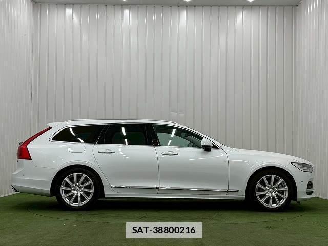 Volvo V90 2020-04 7960156-14