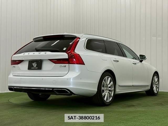 Volvo V90 2020-04 7960156-15