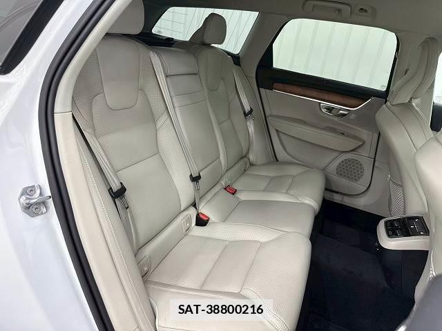 Volvo V90 2020-04 7960156-9