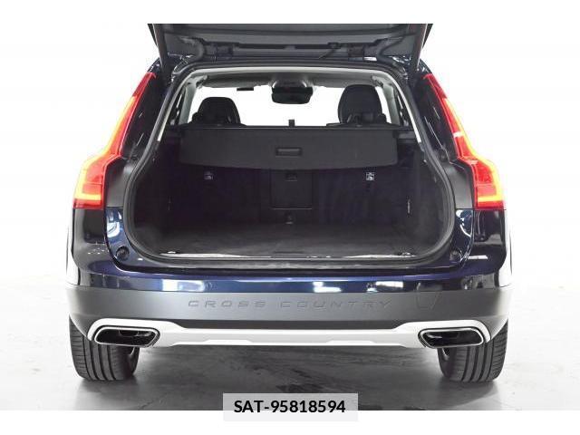 Volvo V90 2019-02 7961233-15