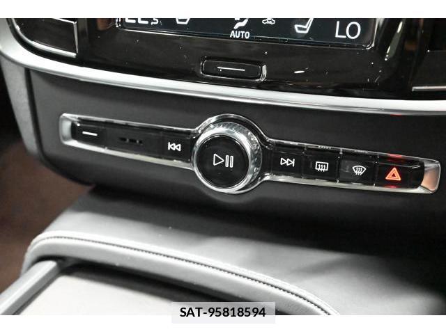 Volvo V90 2019-02 7961233-4