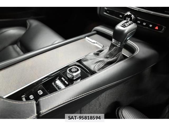 Volvo V90 2019-02 7961233-5