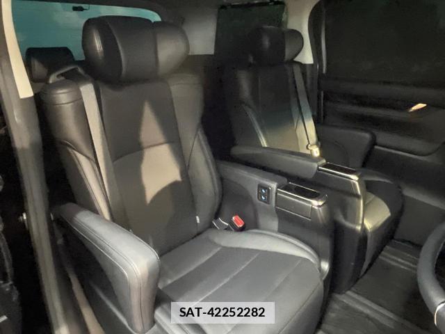 Toyota VELLFIRE 2019-09 7961654-8