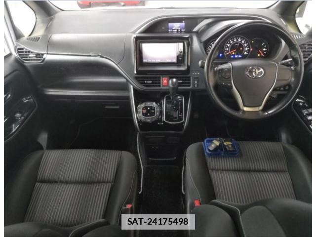 Toyota VOXY 2018-01 7959328-2