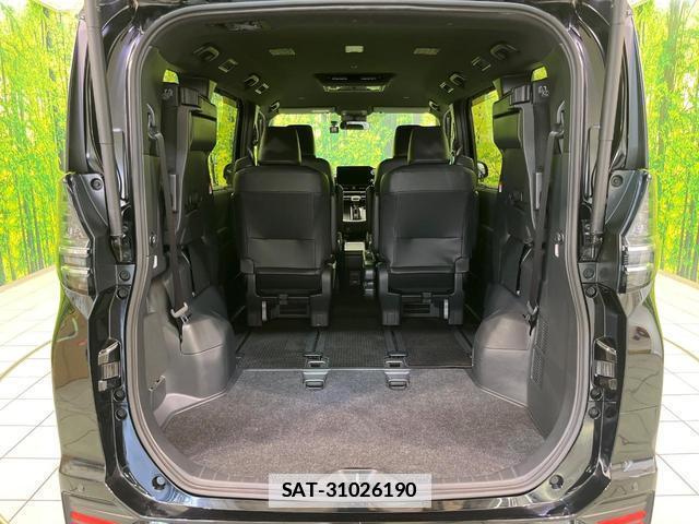 Toyota VOXY 2023-08 7959353-12