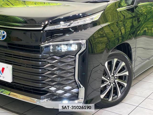 Toyota VOXY 2023-08 7959353-13