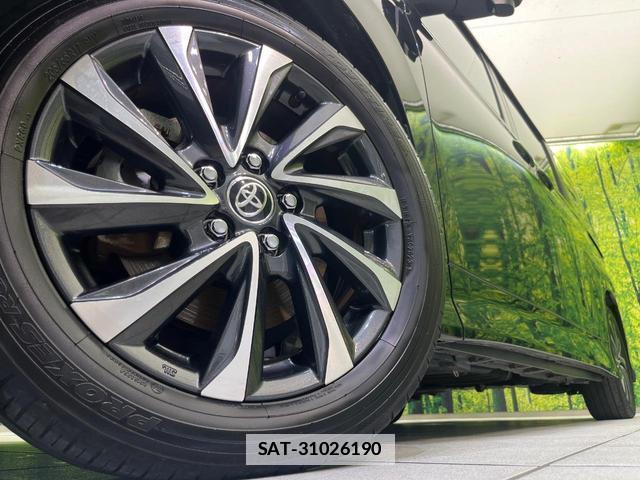 Toyota VOXY 2023-08 7959353-14