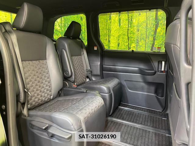 Toyota VOXY 2023-08 7959353-9