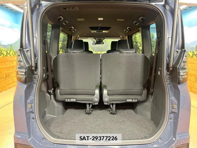 Toyota VOXY 2023-06 7959367-10