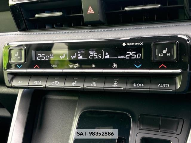 Toyota VOXY 2023-05 7959597-12