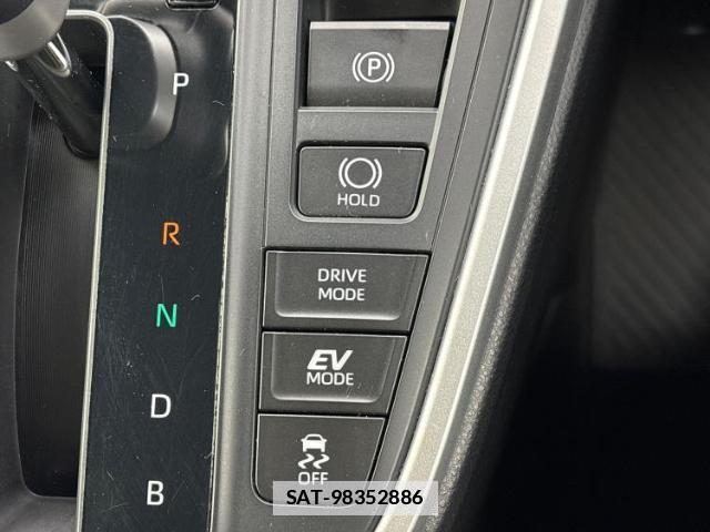 Toyota VOXY 2023-05 7959597-14