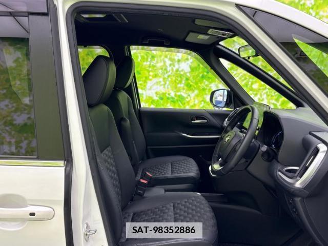 Toyota VOXY 2023-05 7959597-3