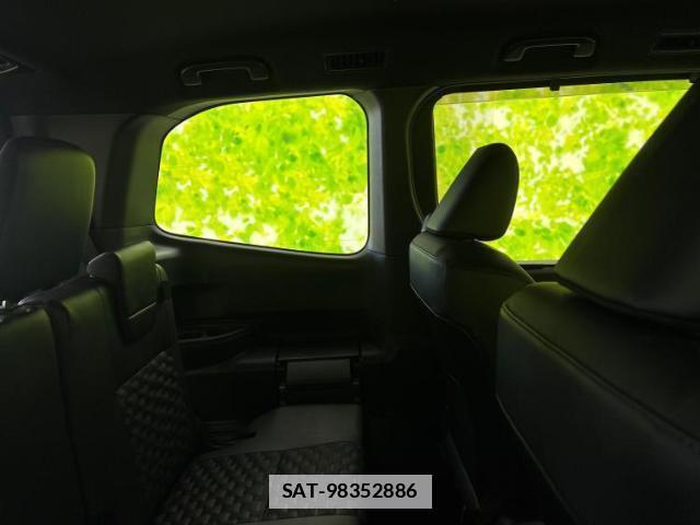 Toyota VOXY 2023-05 7959597-5