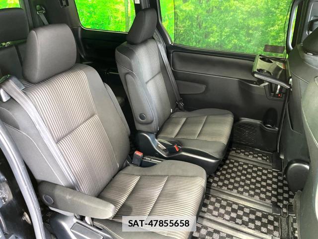 Toyota VOXY 2019-03 7959680-10