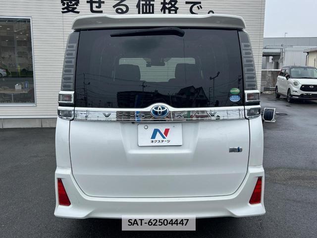 Toyota VOXY 2018-06 7959704-15