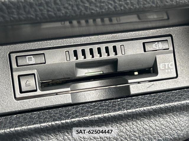 Toyota VOXY 2018-06 7959704-6