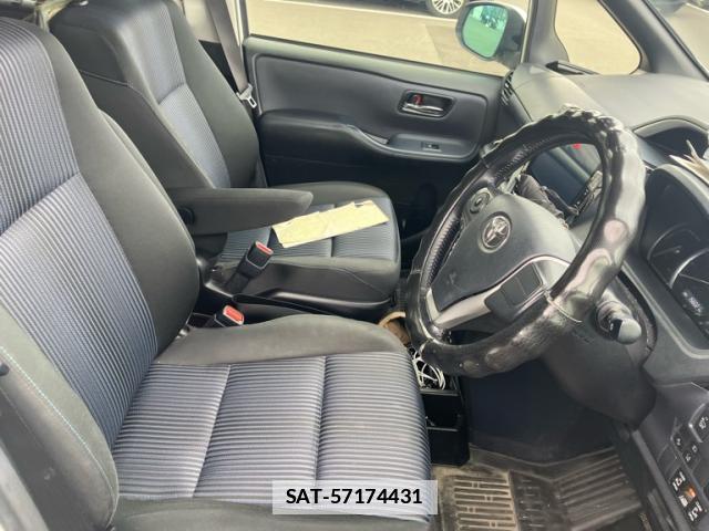 Toyota VOXY 2016-07 7959793-10