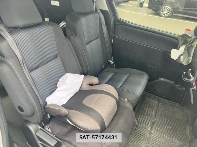 Toyota VOXY 2016-07 7959793-11