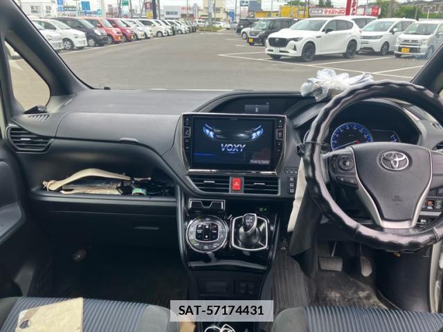 Toyota VOXY 2016-07 7959793-14
