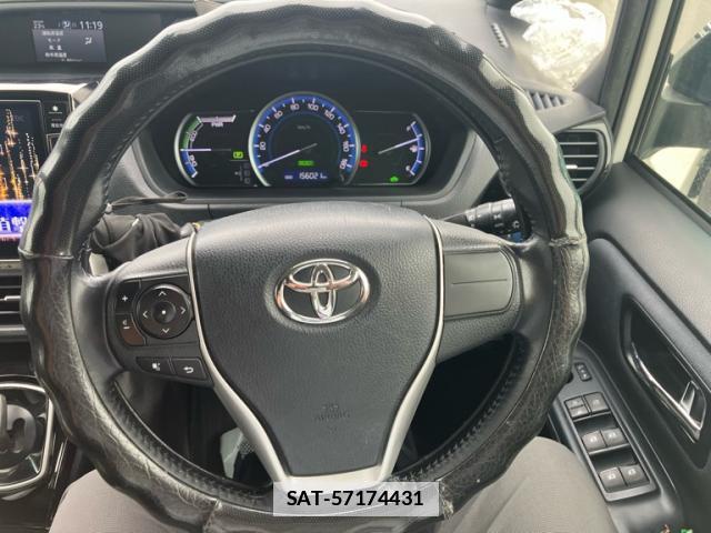 Toyota VOXY 2016-07 7959793-16