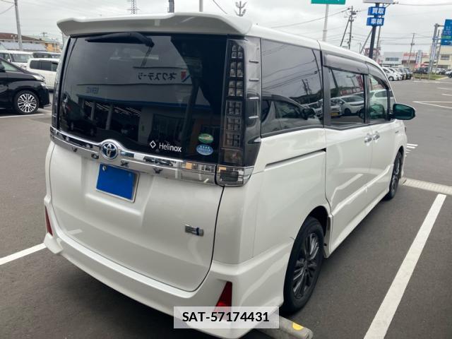 Toyota VOXY 2016-07 7959793-6
