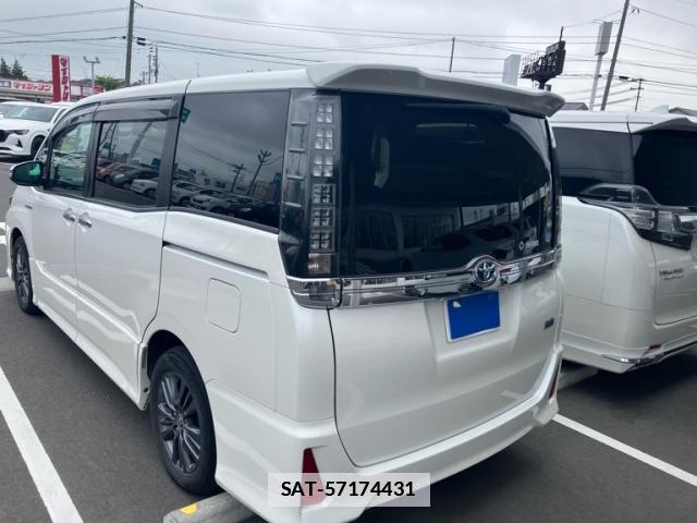 Toyota VOXY 2016-07 7959793-7